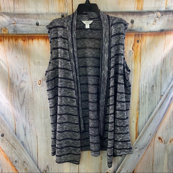 CJ Banks Sweaters - NWOT CJ Banks Stretchy Lightweight Open Tunic Vest Sparkly